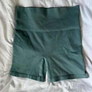 Aritzia biker shorts